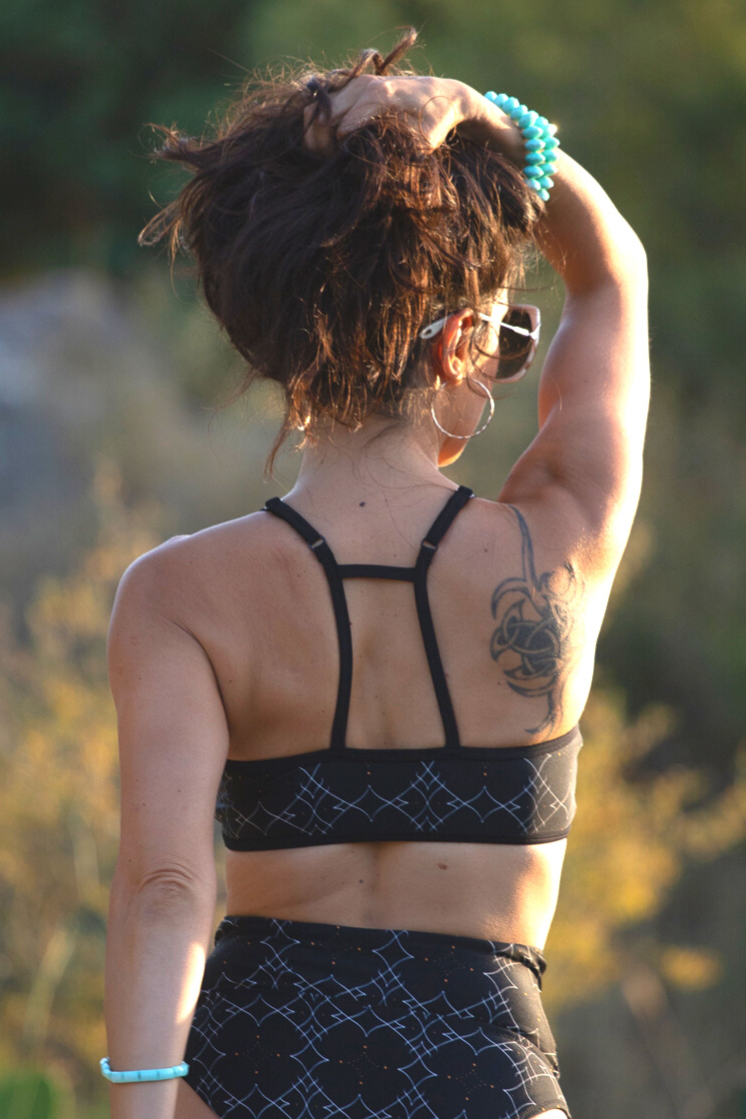 לילי ביקינו טופ-> פרינט קעקוע