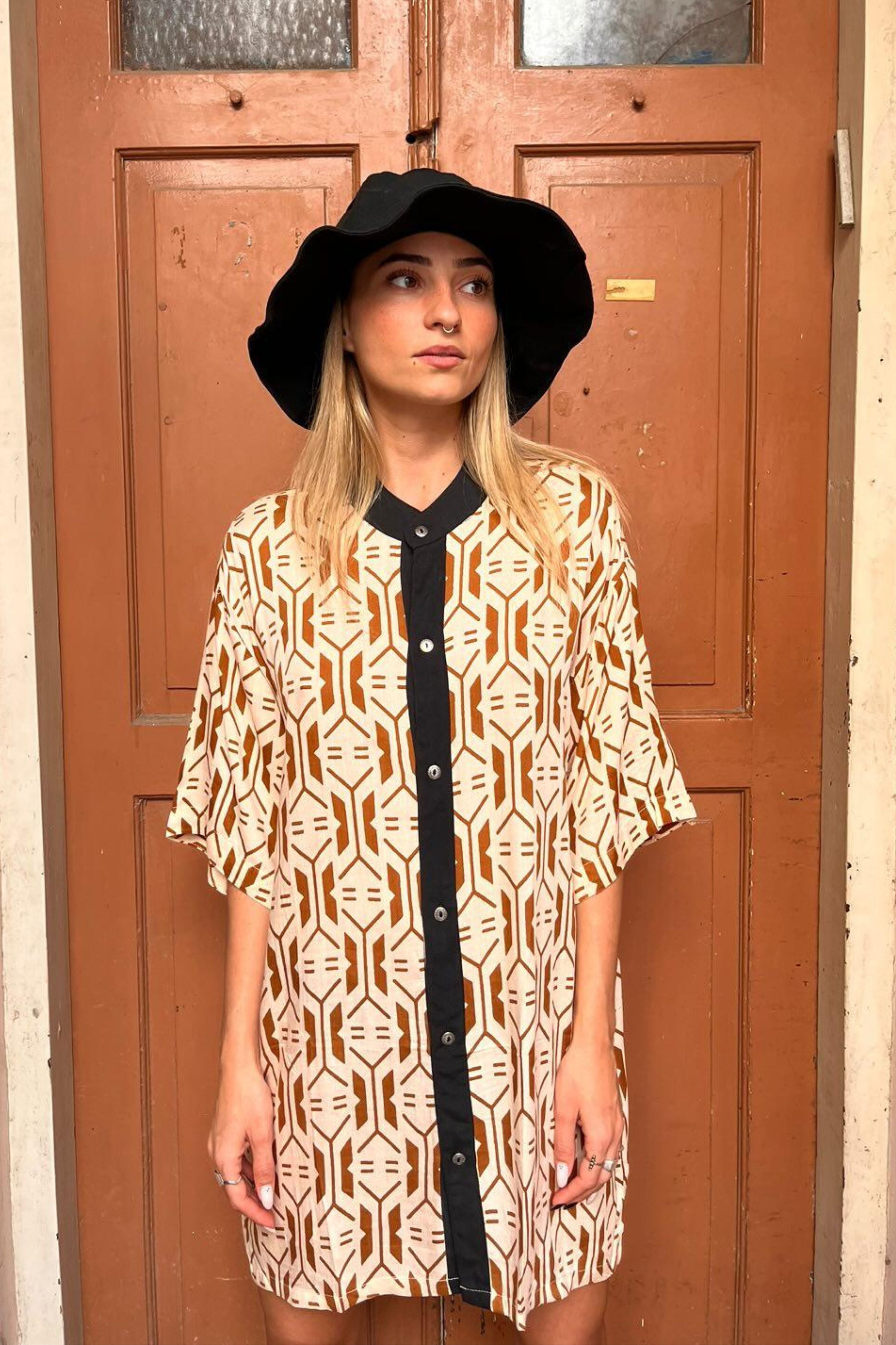 מכופתרת יוניסקס->גאו פרינט