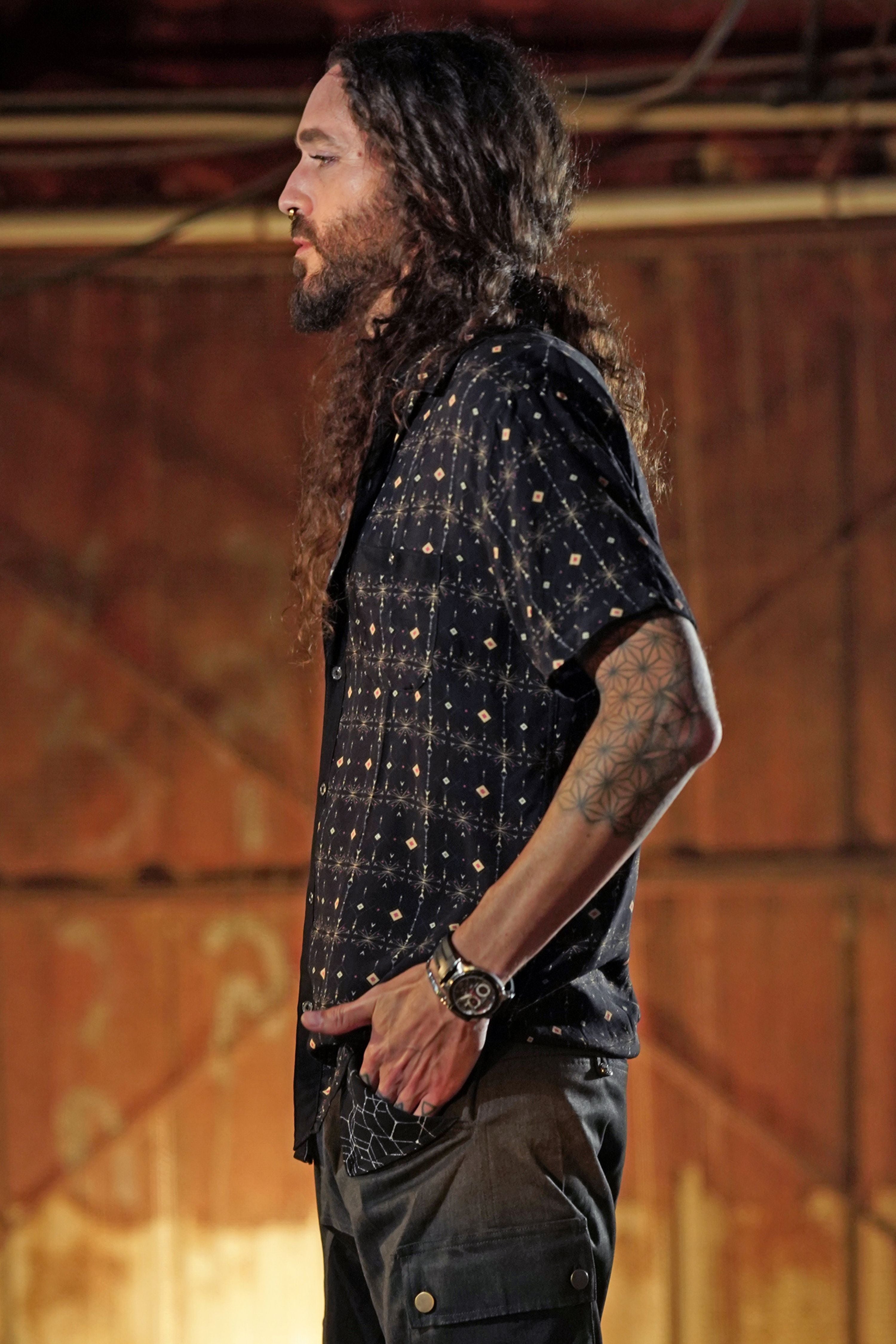 מכופתרת גברים->זיקוקים