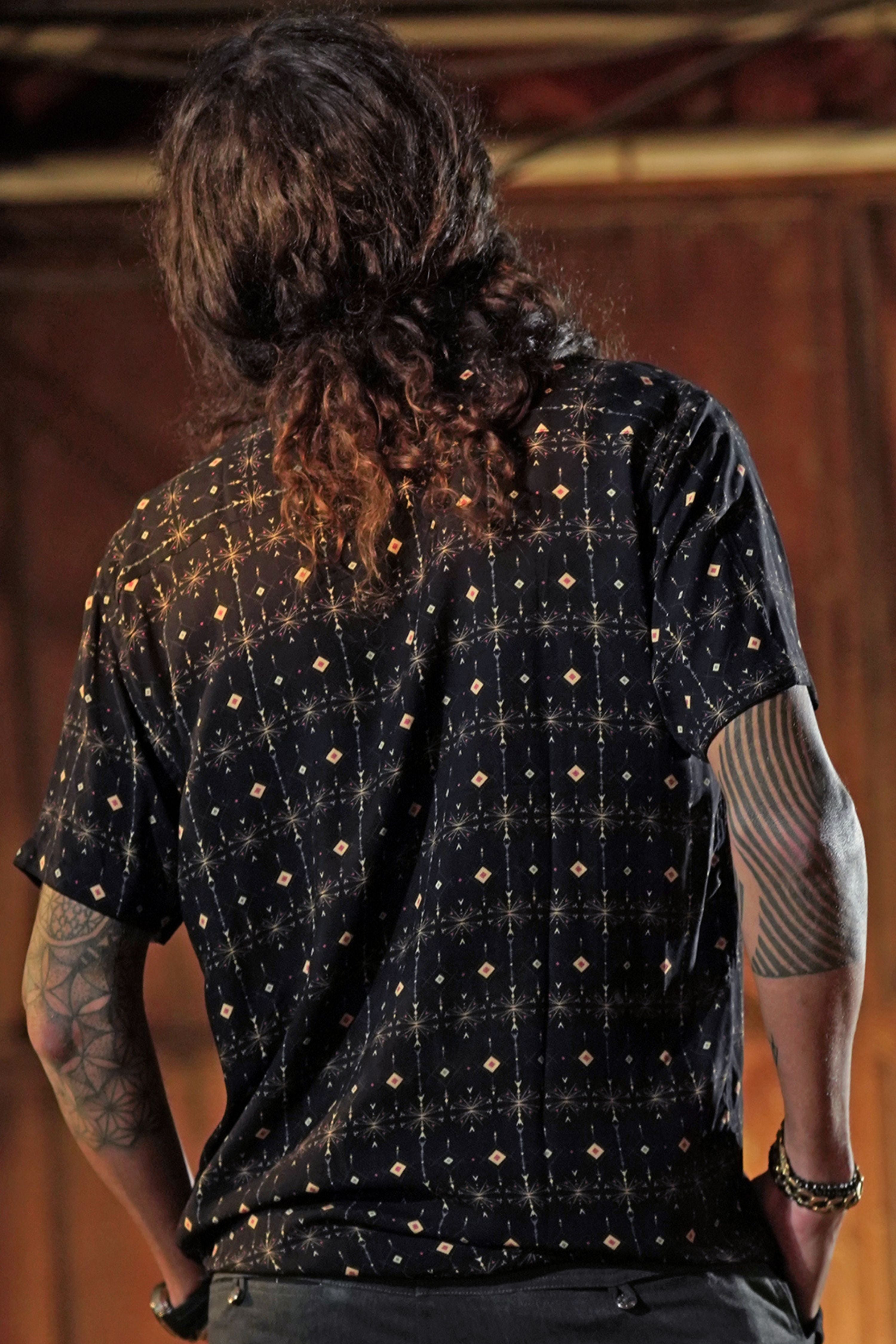 מכופתרת גברים->זיקוקים