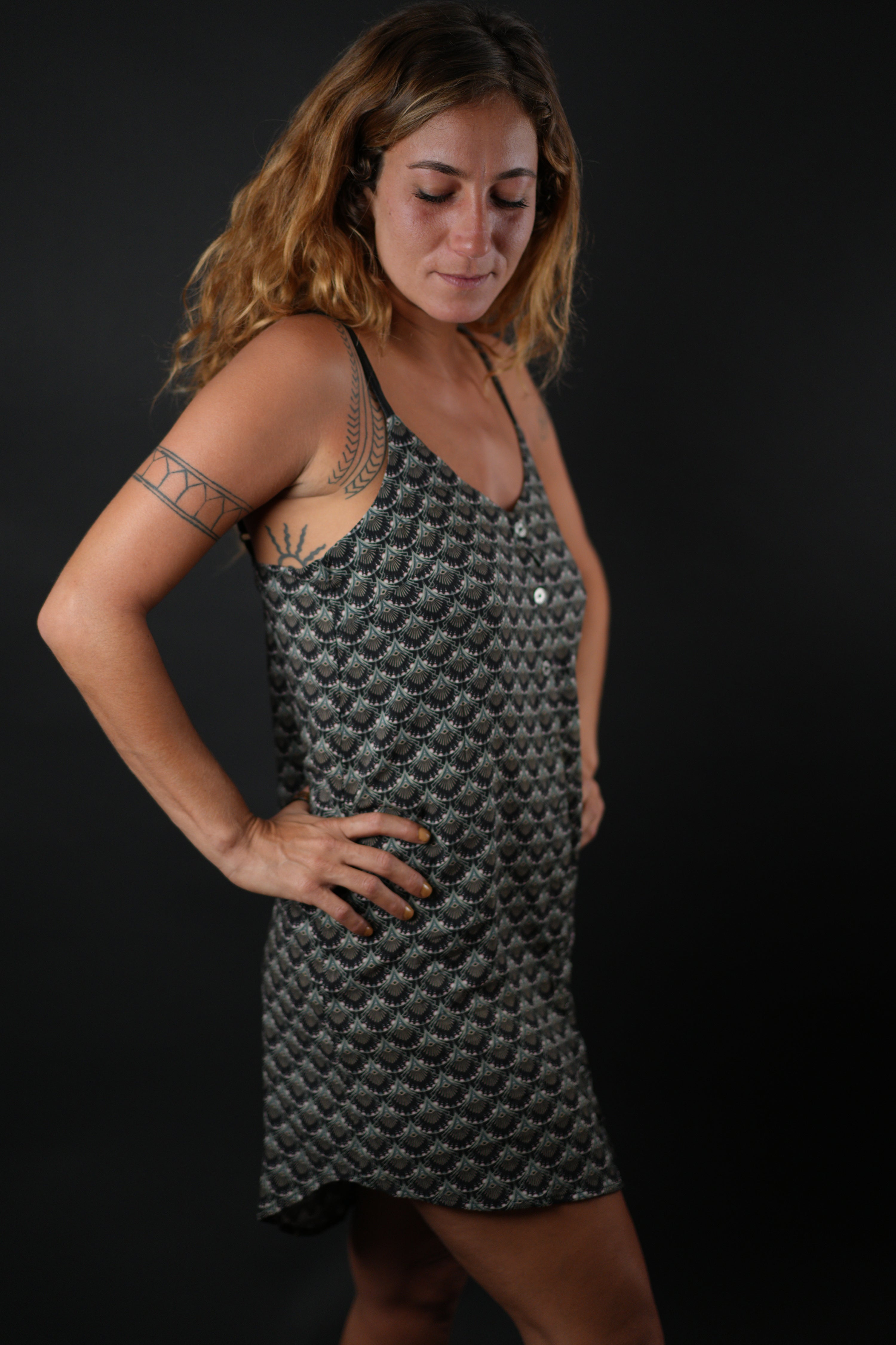 Short dress with buttons