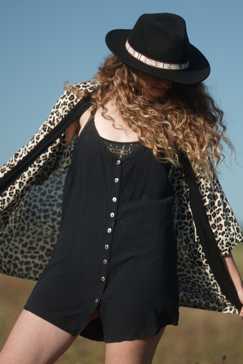 K2 --> UNISEX KIMONO -->Leopard - WHOLESALE
