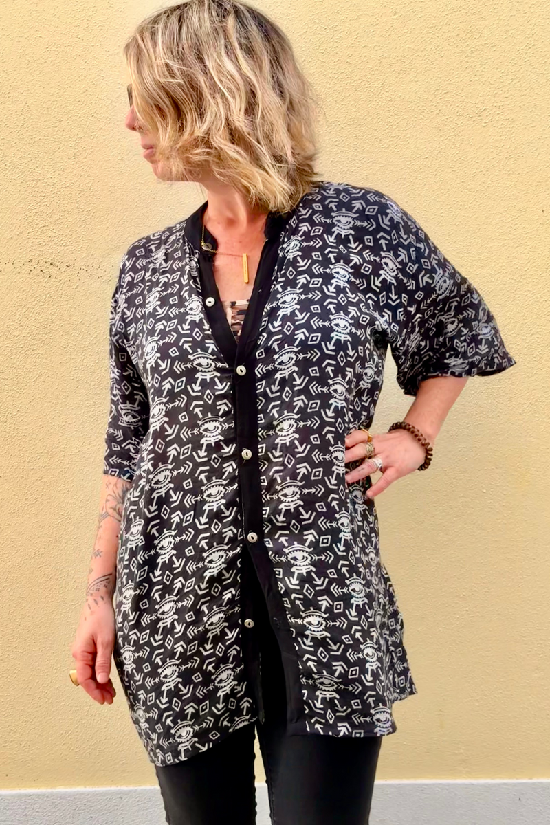 Unisex Button Shirt --> BW Faluja Print