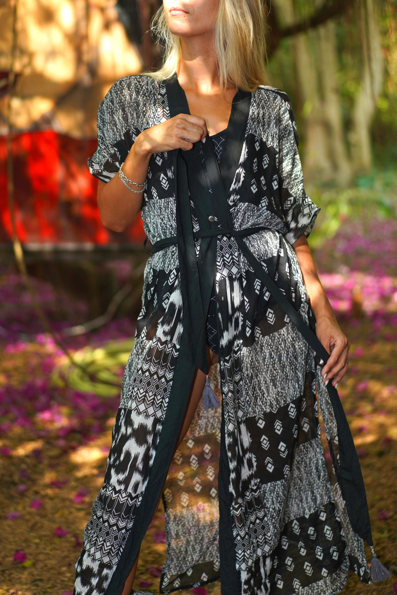 Kimono Dress --> Black and white