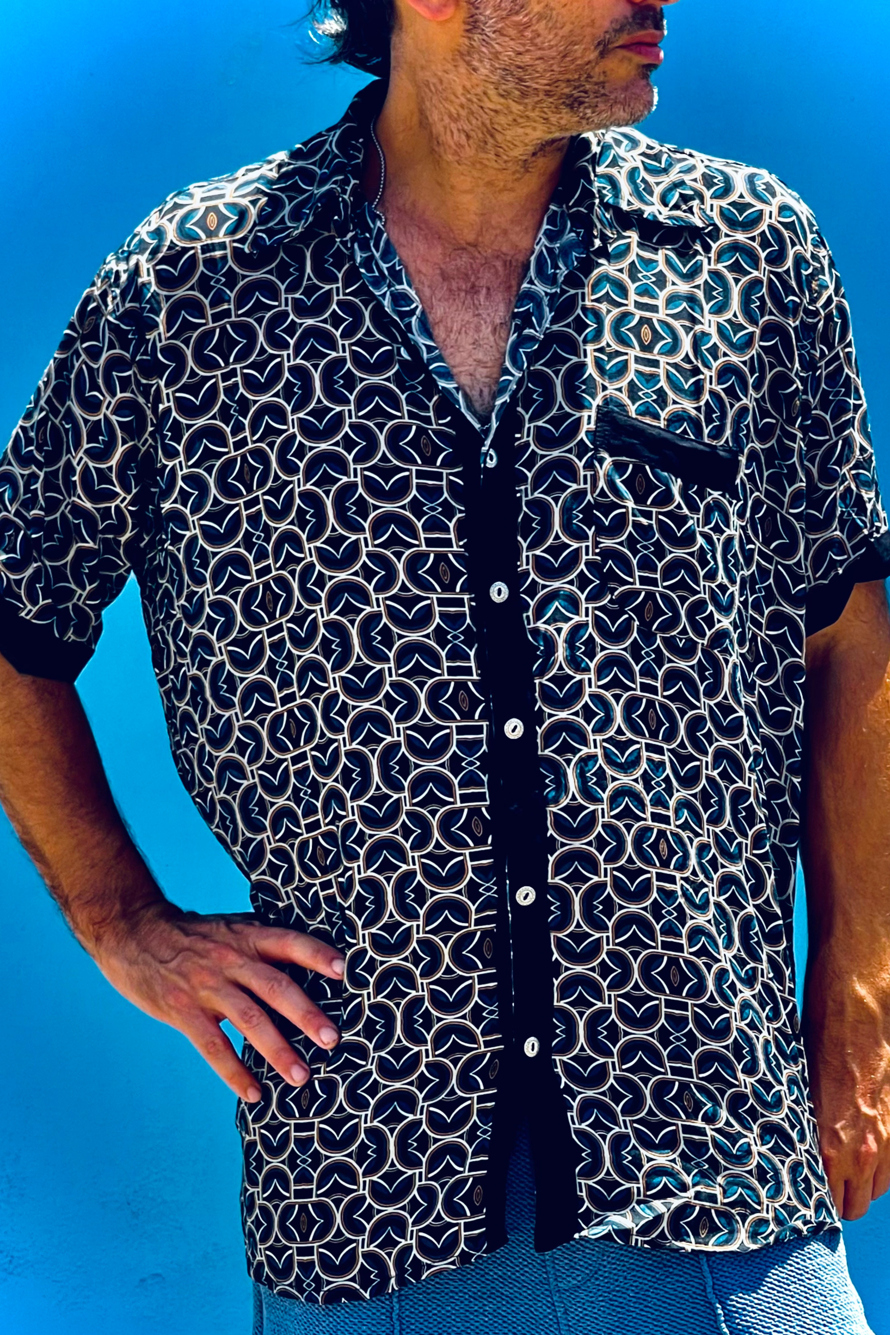 מכופתרת גברים-> כוורת 
