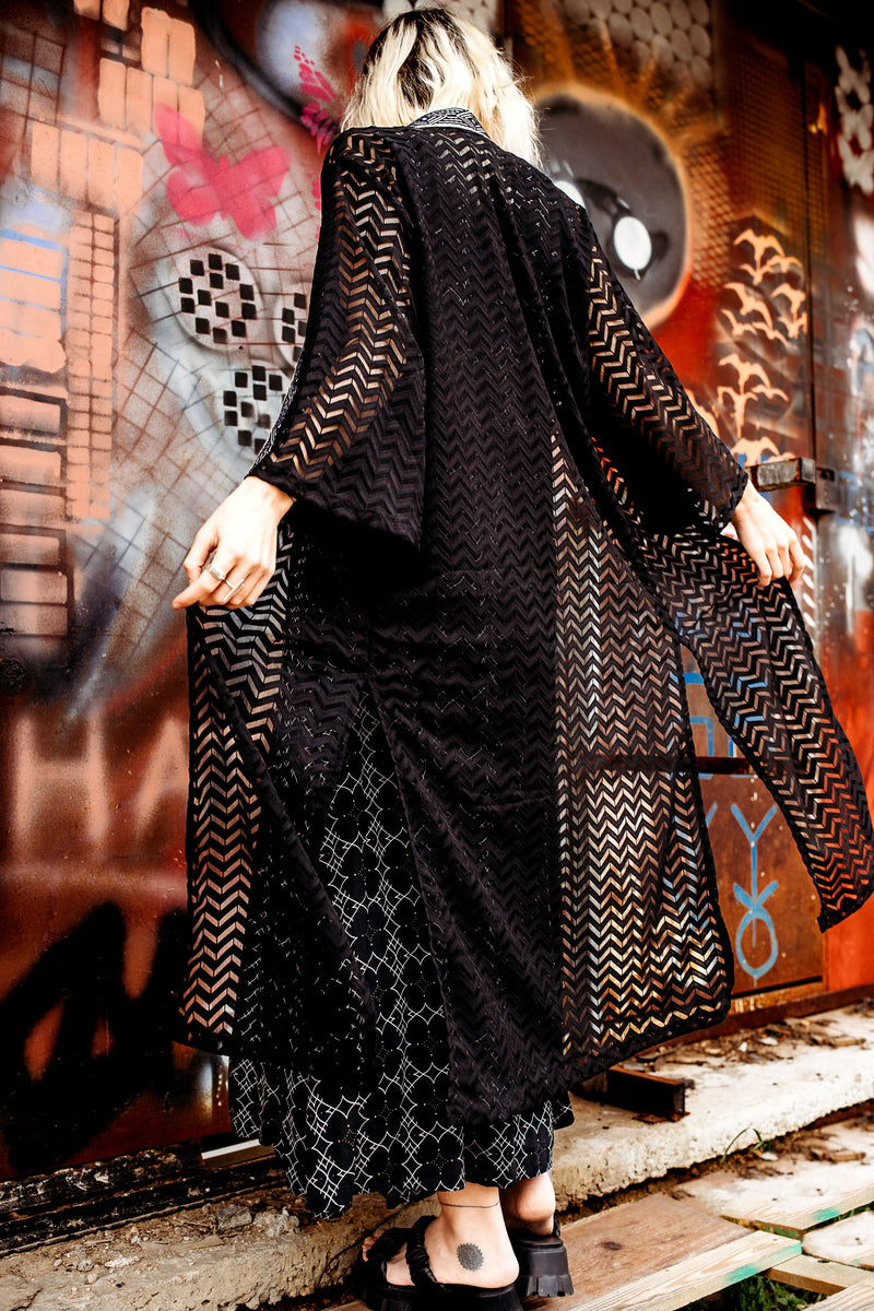 Urban Kimono --> BW