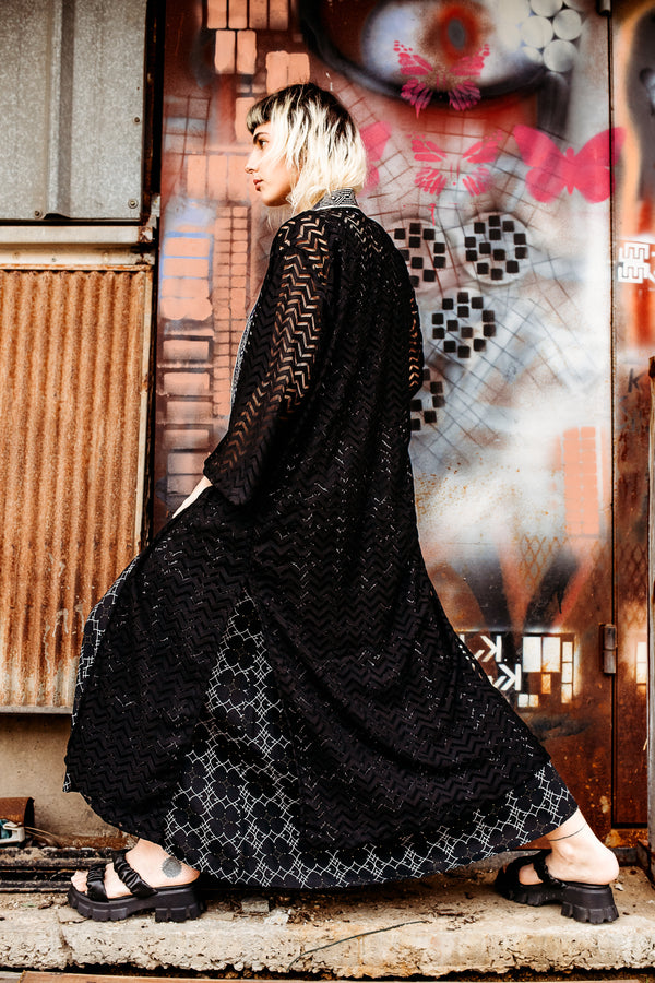 Urban Kimono --> BW