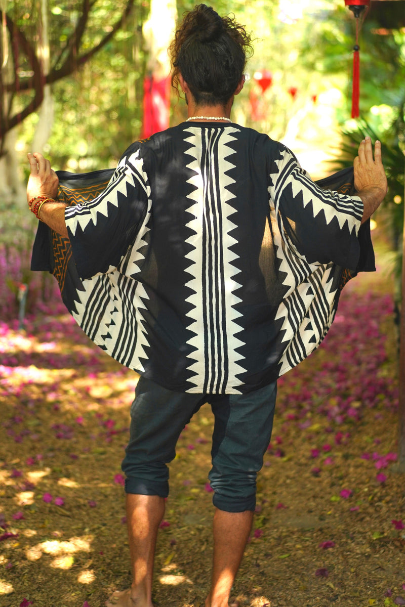 Short Men Kimono With Tribal Print