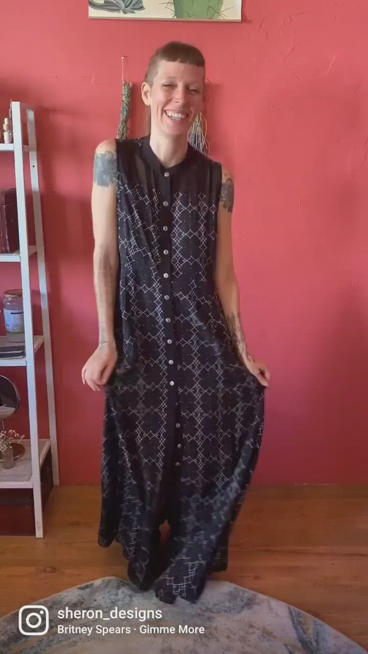Printed dress with buttons 