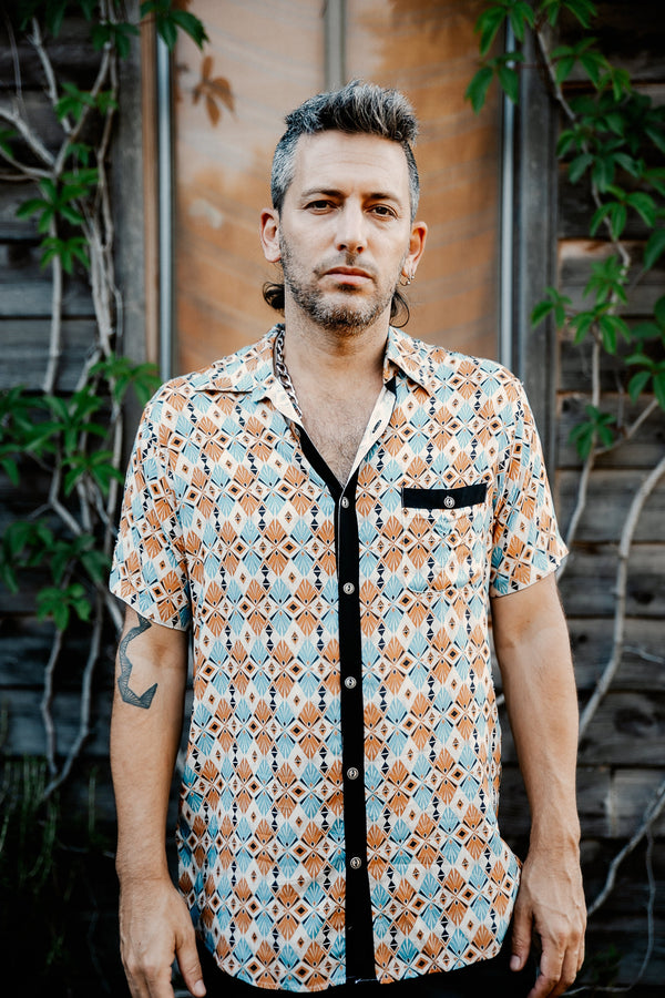 button shirt with retro print